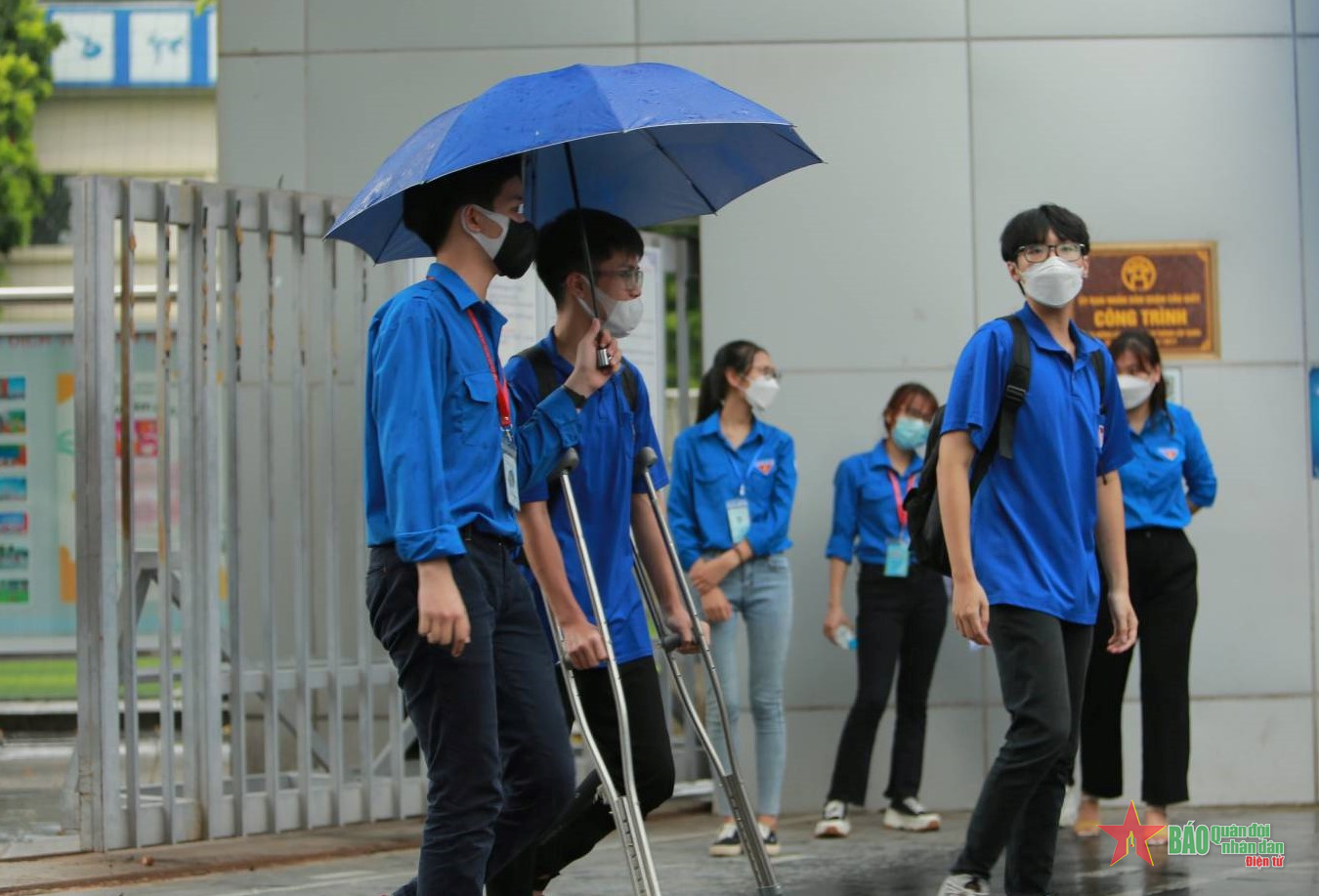 Sắc xanh tình nguyện tiếp sức mùa thi tốt nghiệp THPT 2022